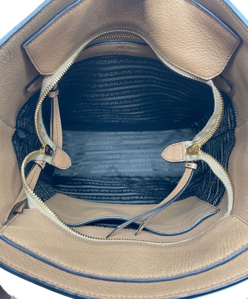 PRADA（プラダ）PRADA (プラダ) レザーショルダーバッグ キャメルの古着・服飾アイテム