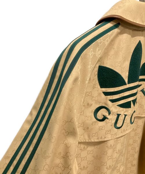 GUCCI（グッチ）GUCCI (グッチ) adidas Originals (アディダスオリジナル) ベルト付き ダブルブレスト コート ベージュ×グリーン サイズ:46の古着・服飾アイテム