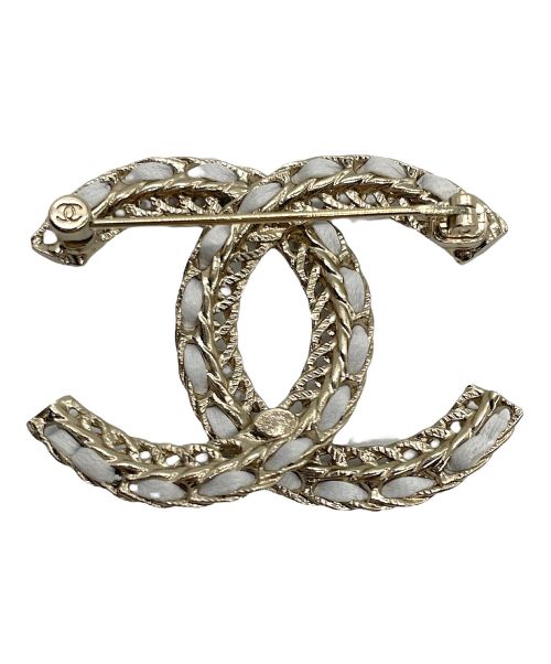 CHANEL（シャネル）CHANEL (シャネル) ココマークブローチ ホワイト×シャンパンゴールドの古着・服飾アイテム