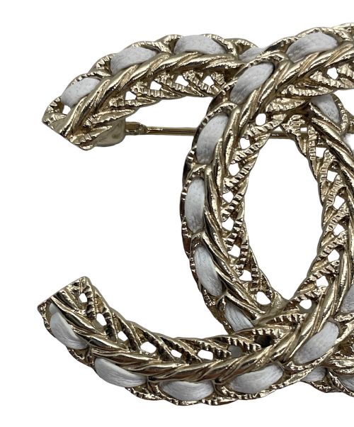 CHANEL（シャネル）CHANEL (シャネル) ココマークブローチ ホワイト×シャンパンゴールドの古着・服飾アイテム