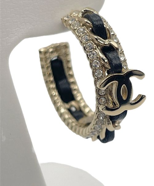 CHANEL（シャネル）CHANEL (シャネル) ココマーク フープ ピアス ブラック×シャンパンゴールドの古着・服飾アイテム