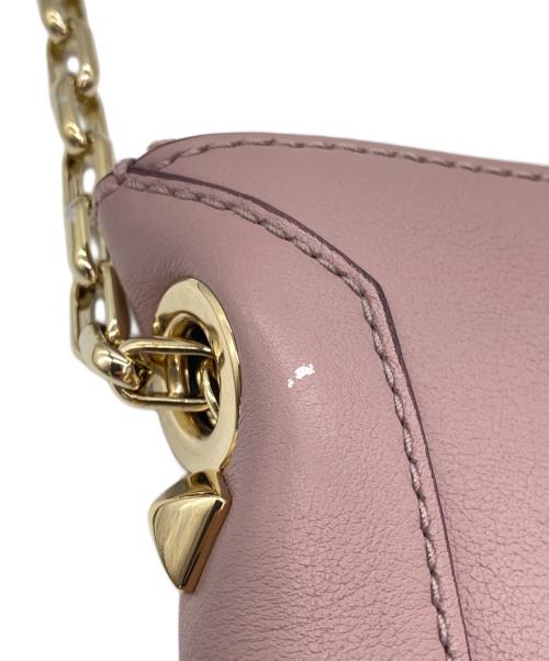 JIMMY CHOO（ジミーチュウ）JIMMY CHOO (ジミーチュウ) レザーショルダーバッグ ピンク×ゴールドの古着・服飾アイテム