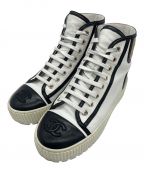 CHANELシャネル）の古着「厚底ハイカットスニーカー」｜ホワイト×ブラック