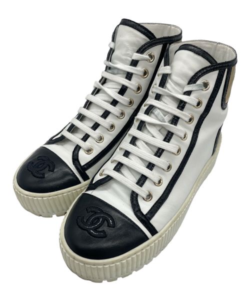 CHANEL（シャネル）CHANEL (シャネル) 厚底ハイカットスニーカー ホワイト×ブラック サイズ:36の古着・服飾アイテム