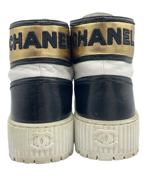 CHANEL（シャネル）CHANEL (シャネル) 厚底ハイカットスニーカー ホワイト×ブラック サイズ:36の古着・服飾アイテム