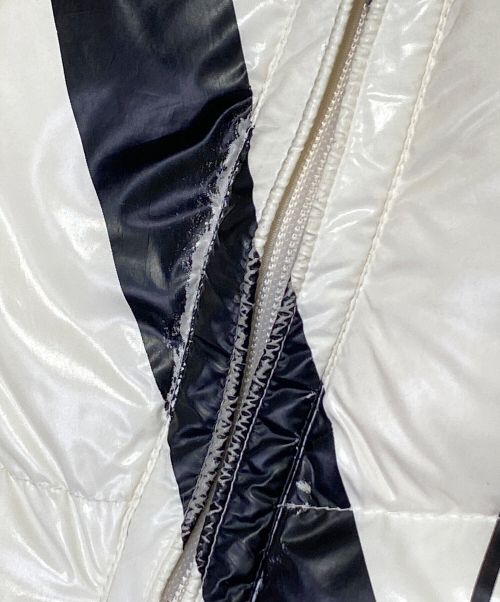 MONCLER（モンクレール）MONCLER (モンクレール) VALENTINO (ヴァレンティノ) ダウンジャケット ホワイト×ブラック サイズ:1の古着・服飾アイテム