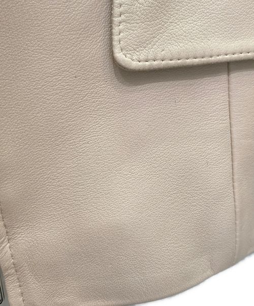 HUGO BOSS（ヒューゴ ボス）HUGO BOSS (ヒューゴ ボス) ノーカラー レザージャケット ベージュ サイズ:40の古着・服飾アイテム