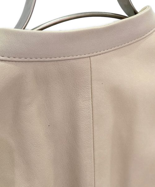HUGO BOSS（ヒューゴ ボス）HUGO BOSS (ヒューゴ ボス) ノーカラー レザージャケット ベージュ サイズ:40の古着・服飾アイテム