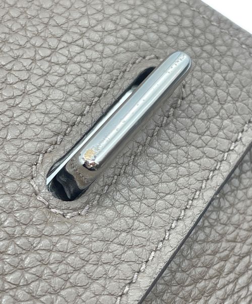 HERMES（エルメス）HERMES (エルメス) スティーブカポラル 27/シルバー金具/トリヨンクレマンス/エトゥープ/X刻印 エトゥープ サイズ:27の古着・服飾アイテム