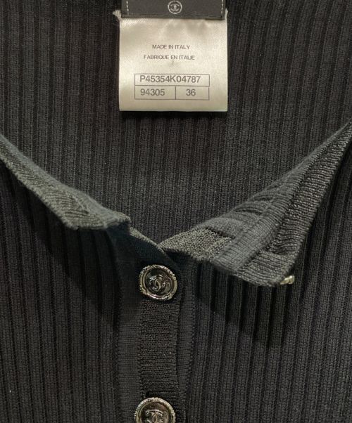 CHANEL（シャネル）CHANEL (シャネル) ココマークボタン ヘンリーネック カットソー ブラック サイズ:36の古着・服飾アイテム