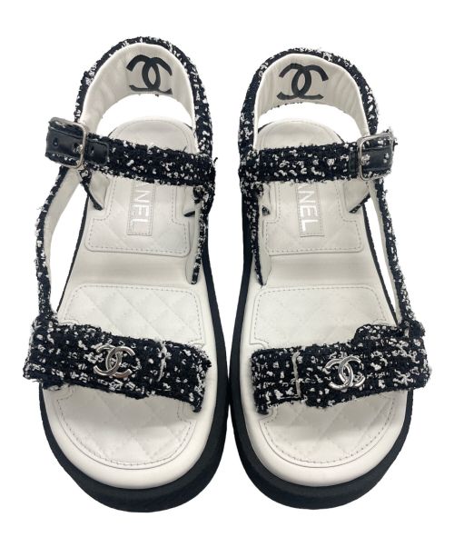 CHANEL（シャネル）CHANEL (シャネル) ココ ツイード ストラップ サンダル ブラック×ホワイト サイズ:37の古着・服飾アイテム
