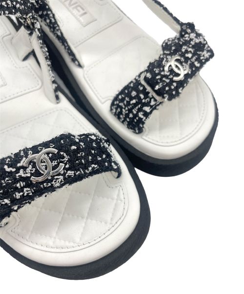 CHANEL（シャネル）CHANEL (シャネル) ココ ツイード ストラップ サンダル ブラック×ホワイト サイズ:37の古着・服飾アイテム