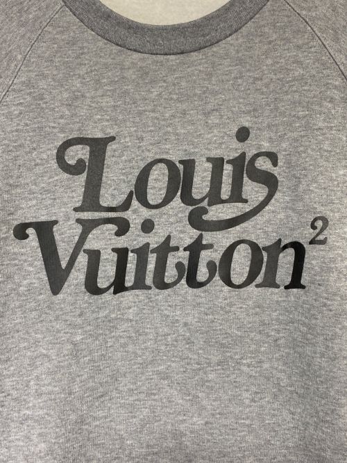 LOUIS VUITTON（ルイ ヴィトン）LOUIS VUITTON (ルイ ヴィトン) NIGO (二ゴー) スクエアードLVクルーネックスウェット グレー サイズ:Mの古着・服飾アイテム