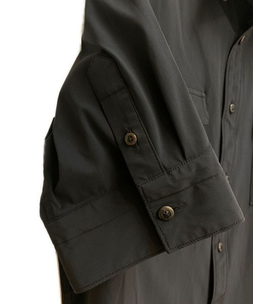 1piu1uguale3（ウノピュウノウグァーレトレ）1piu1uguale3 (ウノピュウノウグァーレトレ) 5分袖サファリシャツ ブラック サイズ:Lの古着・服飾アイテム