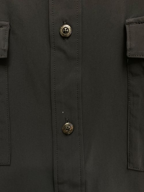 1piu1uguale3（ウノピュウノウグァーレトレ）1piu1uguale3 (ウノピュウノウグァーレトレ) 5分袖サファリシャツ ブラック サイズ:Lの古着・服飾アイテム