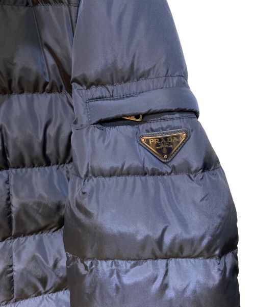 PRADA SPORTS（プラダスポーツ）PRADA SPORTS (プラダスポーツ) Down jacket with triangle logo（トライアングルロゴ付ダウンジャケット） ネイビー サイズ:46の古着・服飾アイテム