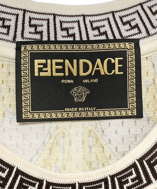 FENDI（フェンディ）FENDI (フェンディ) VERSACE (ヴェルサーチ) 総柄カットソー ホワイト×ゴールド サイズ:Sの古着・服飾アイテム