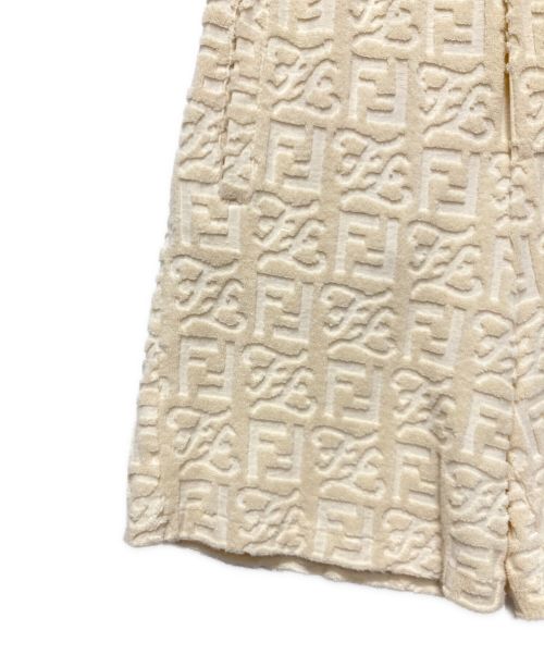 FENDI（フェンディ）FENDI (フェンディ) ズッカ柄パイル地ショートパンツ アイボリー サイズ:44の古着・服飾アイテム