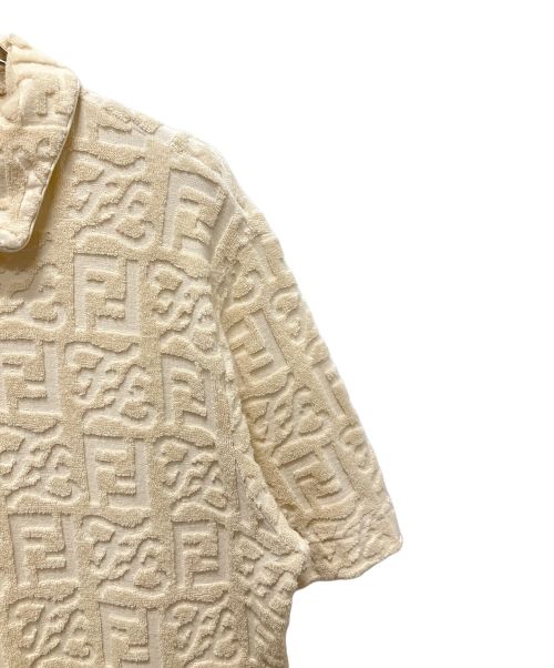 FENDI（フェンディ）FENDI (フェンディ) パイル地ズッカ柄ポロシャツ アイボリー サイズ:XSの古着・服飾アイテム