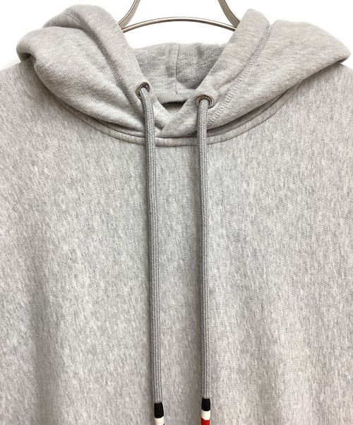 MONCLER（モンクレール）MONCLER (モンクレール) AWAKE NY (アウェイク ニューヨーク) ×AWAKE NY(アウェイクニューヨーク) プルオーバーフーディ ライトグレー サイズ:2の古着・服飾アイテム