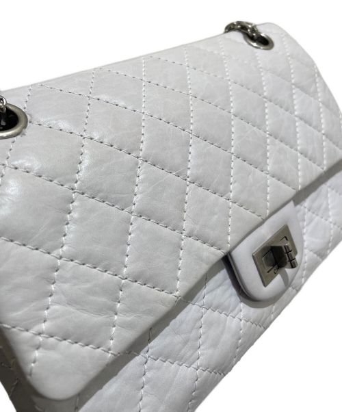 CHANEL（シャネル）CHANEL (シャネル) マトラッセ2.55ショルダーバッグ 25 ホワイト サイズ:25の古着・服飾アイテム