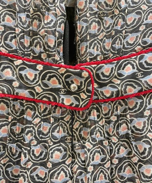 CHANEL（シャネル）CHANEL (シャネル) 総柄レースノースリーブワンピース ブラック×レッド サイズ:36の古着・服飾アイテム