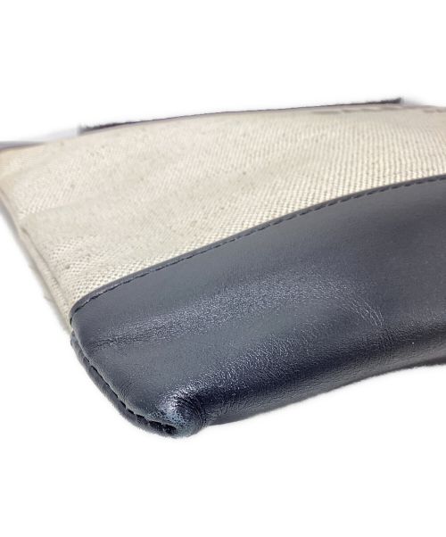 BALENCIAGA（バレンシアガ）BALENCIAGA (バレンシアガ) ロゴクラッチバッグ ブラック サイズ:-の古着・服飾アイテム