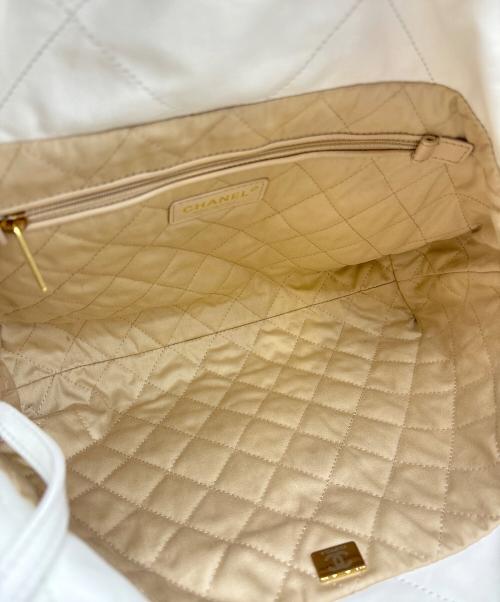 CHANEL（シャネル）CHANEL (シャネル) CHANEL 22 LINE SMALL マトラッセ チェーンショルダーバッグ ホワイト サイズ:スモール/SMALLの古着・服飾アイテム