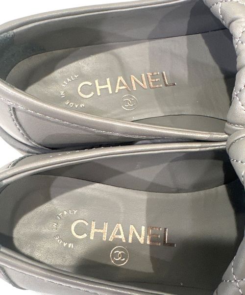CHANEL（シャネル）CHANEL (シャネル) ココマーク ターンロック ローファー ライトグレー サイズ:35 1/2の古着・服飾アイテム