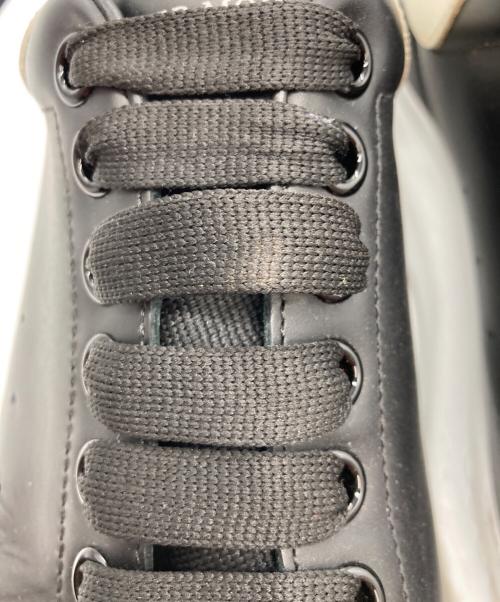 ALEXANDER McQUEEN（アレキサンダーマックイーン）ALEXANDER McQUEEN (アレキサンダーマックイーン) 厚底ヒールスニーカー ブラック×ホワイト サイズ:40 2/1の古着・服飾アイテム