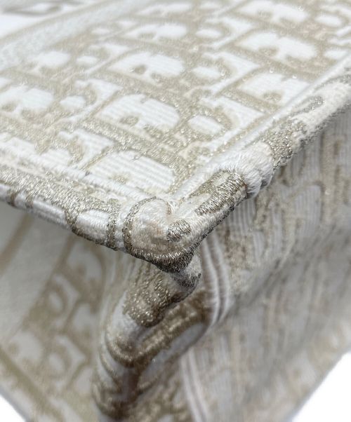 Christian Dior（クリスチャン ディオール）Christian Dior (クリスチャン ディオール) ブックトート オブリーク柄 ミディアム ホワイト×ゴールド サイズ:ミディアム/mediumの古着・服飾アイテム