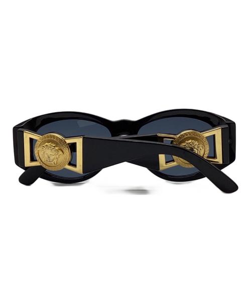 VERSACE（ヴェルサーチェ）VERSACE (ヴェルサーチェ) テンプル装飾サングラス ブラックの古着・服飾アイテム
