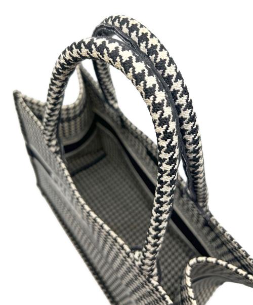Christian Dior（クリスチャン ディオール）Christian Dior (クリスチャン ディオール) ブックトートミディアム ブラック×ホワイトの古着・服飾アイテム