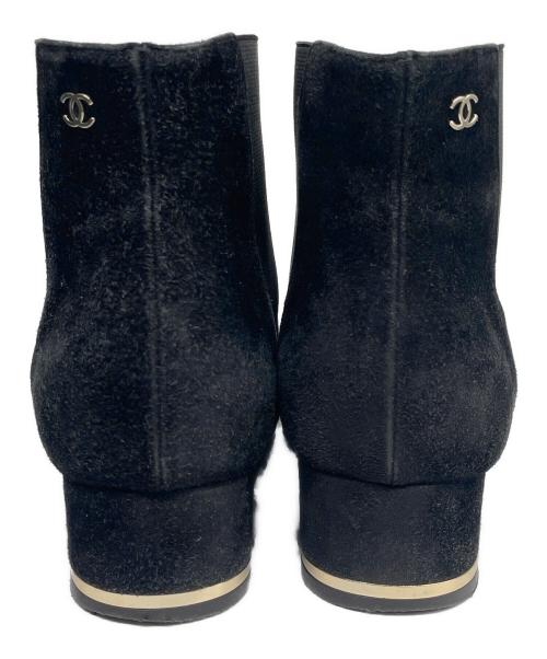 CHANEL（シャネル）CHANEL (シャネル) スウェードショートブーツ ブラック サイズ:36Cの古着・服飾アイテム