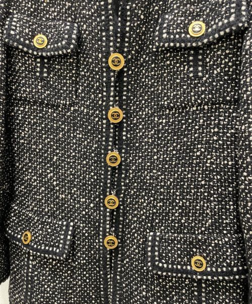 CHANEL（シャネル）CHANEL (シャネル) 4ポケットココボタンツイードジャケット ブラック×ホワイト サイズ:FREEの古着・服飾アイテム