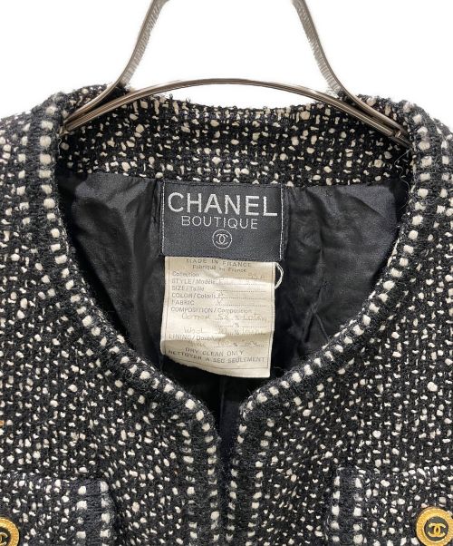 CHANEL（シャネル）CHANEL (シャネル) 4ポケットココボタンツイードジャケット ブラック×ホワイト サイズ:FREEの古着・服飾アイテム