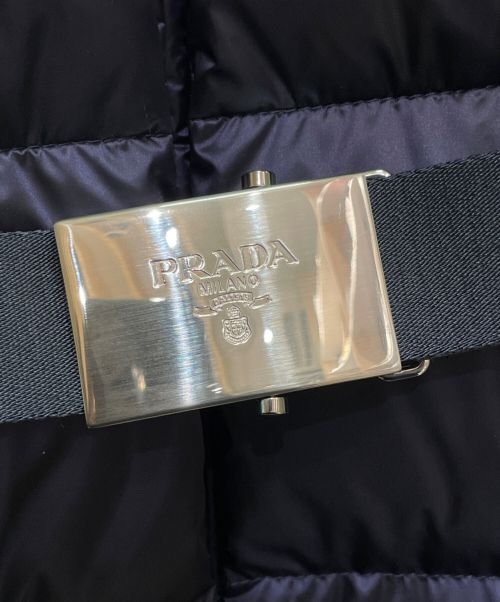 PRADA（プラダ）PRADA (プラダ) ウエストベルトナイロンダウンコート ネイビー サイズ:38の古着・服飾アイテム