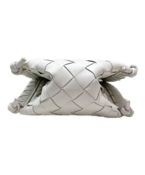 BOTTEGA VENETA（ボッテガベネタ）BOTTEGA VENETA (ボッテガベネタ) ショルダーバッグ ホワイトの古着・服飾アイテム