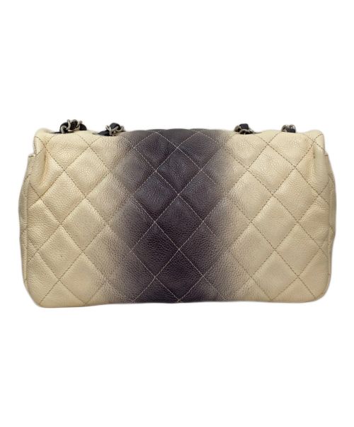 CHANEL（シャネル）CHANEL (シャネル) シングルフラップチェーンショルダーバッグ アイボリー×グレー サイズ:25の古着・服飾アイテム