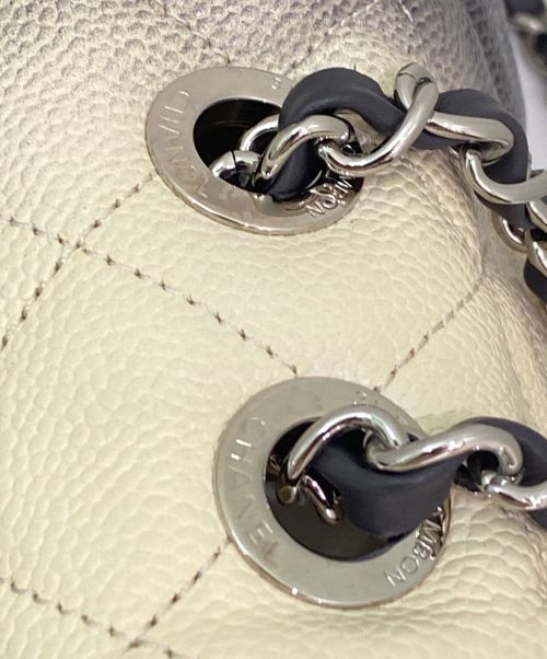 CHANEL（シャネル）CHANEL (シャネル) シングルフラップチェーンショルダーバッグ アイボリー×グレー サイズ:25の古着・服飾アイテム