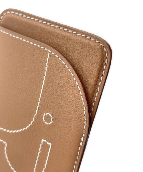 HERMES（エルメス）HERMES (エルメス) カードケース/MagSafe/エマン/ゾウ ゴールド 未使用品の古着・服飾アイテム
