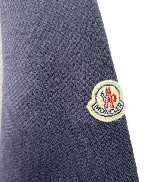 MONCLER（モンクレール）MONCLER (モンクレール) ロゴワッペン付 ジップアップジャケット ライトグレー×ネイビー サイズ:Lの古着・服飾アイテム