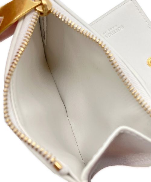 BOTTEGA VENETA（ボッテガベネタ）BOTTEGA VENETA (ボッテガベネタ) イントレチャート2つ折り財布 ホワイトの古着・服飾アイテム