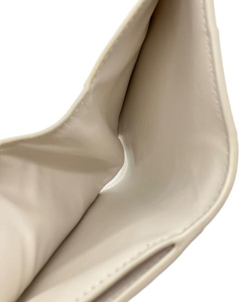 BOTTEGA VENETA（ボッテガベネタ）BOTTEGA VENETA (ボッテガベネタ) イントレチャート2つ折り財布 ホワイトの古着・服飾アイテム