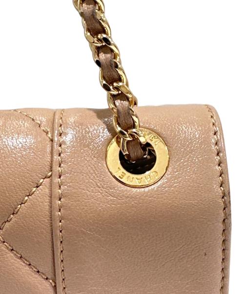 CHANEL（シャネル）CHANEL (シャネル) チェーンショルダーバッグ ベージュの古着・服飾アイテム