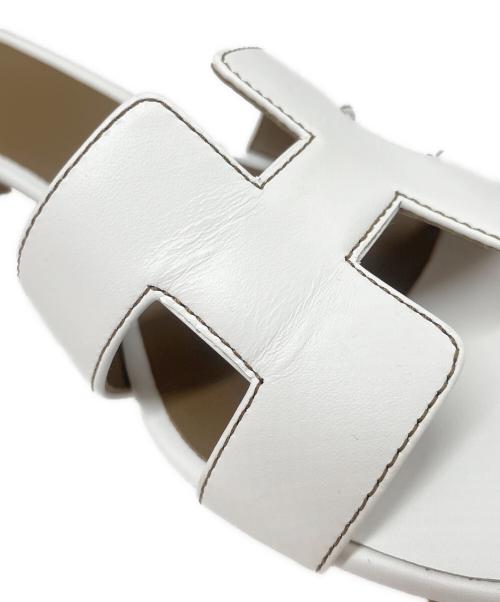 HERMES（エルメス）HERMES (エルメス) レディスサンダル 《オアジス》 ホワイト サイズ:36の古着・服飾アイテム