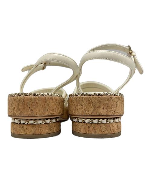 CHANEL（シャネル）CHANEL (シャネル) チェーン レザー サンダル ホワイト サイズ:38Cの古着・服飾アイテム