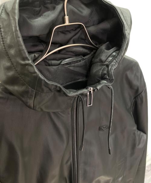 EMPORIO ARMANI（エンポリオ アルマーニ）EMPORIO ARMANI (エンポリオアルマーニ) フーデットレザージャケット ブラック サイズ:48の古着・服飾アイテム