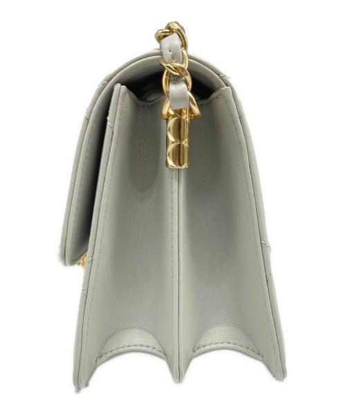 CHANEL（シャネル）CHANEL (シャネル) マトラッセ チェーン ショルダーバッグ ライトグレー サイズ:19の古着・服飾アイテム