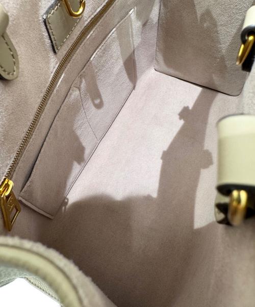 LOUIS VUITTON（ルイ ヴィトン）LOUIS VUITTON (ルイ ヴィトン) オンザゴー MM M45494 トゥルトレール×クレーム サイズ:MMの古着・服飾アイテム